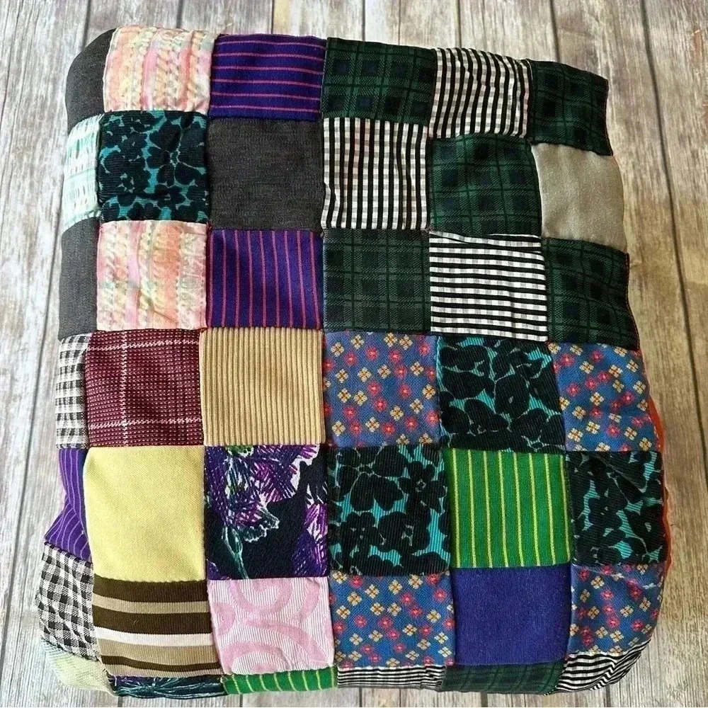 Vintage Handmade Patchwork Quilt Thick Blanket Twin Coverlet
